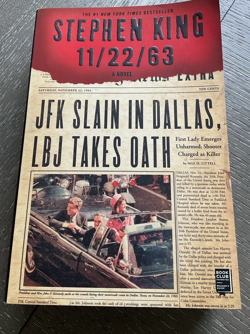 Stephen King 11/22/63 Paperback Novel - 849 Pages